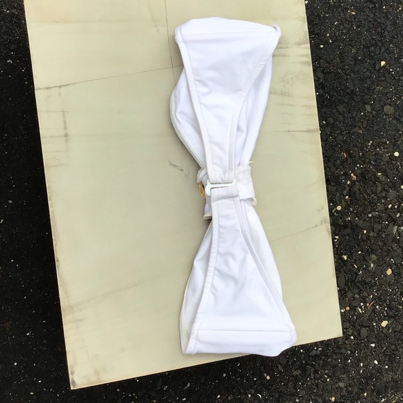 White bikini 2 tops: Butterfly jewel and button - Picture 12 of 16